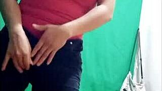 Busty amateur slut seeks hot males for fucking fantasies