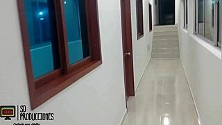 mi hermanastro llega a mi apartamento a comerme el coño