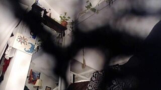 Beautiful American giantess Dawn’s naughty encounter with her neighbor