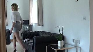 i'm that britsh mature lady sonia showin my monstr naturals