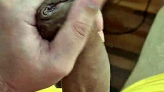 pi roca babada gozando in a homemade solo clip from brazil.