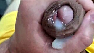 pi roca babada gozando in a homemade solo clip from brazil.