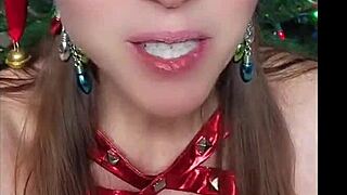 Merry Christmas Cum Watch Sexy Milf Nikki Sucking Big Pink Dildo