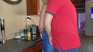 Γαμώ την γυναίκα του γείτονα και το τράβηξα