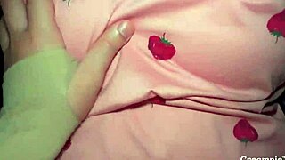 น้อjเมียเอาชุดนอนใหม่มาอวด เลยโดนควยพี่เขยหวดซะน้ำเยิ้มรูหีเลย