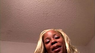 Big tits and anal sex with mature black housewives