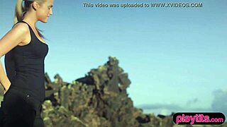 Man, this nasty photographer banging his model outdoors is wild! 😈