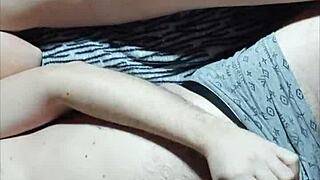 Mutual masturbation turned into an intimate homemade close-up with a sexy milf couple