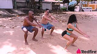 Personal Gostosa Fez Dp Com Dois Alunos Bem Dotados