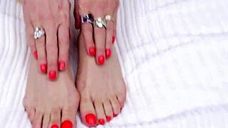 hey, canadian milf janice works her massager like a pro on herself