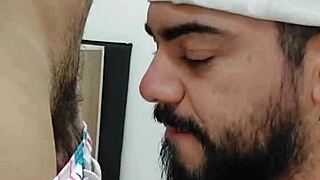 Turista Curioso Visitando O Mr Bumbum Brasil Completo No Red E Subscrição