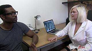 Wow, Sam Bourne couldn’t resist Karlie Simon’s round tits! 😍