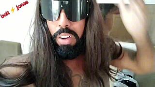 This viral Brazil video with Xandelle is hot.