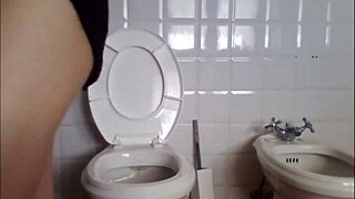 So Hot This Wonderful But Rude Girl Pee Everywhere