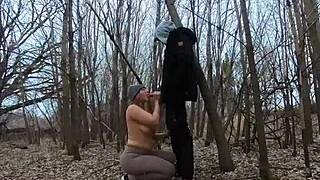 topless thick girl enjoys oral activities in the park