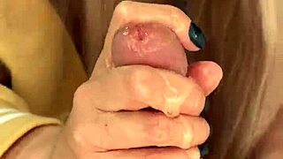 Amelie Dubon Gives Intense Handjob to Her Friend