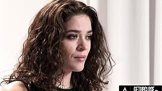 Up Close - Victoria Voxxx Reveals Kinky Solo Masturbation Secrets in Full Female Orgasm Scene