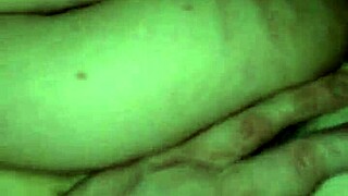 Milf Hamile Dar Sıcak Amcığa Derin Döl Doldurma