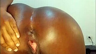 Big butt girl, why ride that huge dildo and spread your pussy open for Jhodez1?