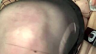 milf brunette squirts intensely