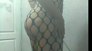 hey, wanna see my hot latina shemale body in action?