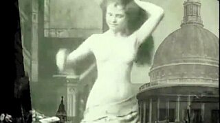 ryhmä rodullinen kolmen kimppa vanhanaikaisessa ympäristössä