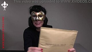 mistress noir and friends playing with huge toys 😈