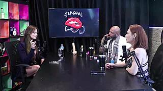 Ela Se Acha Tímida Embora Transa Com Dois E Vive Pelada Na Internet E Sobre Bater Siririca - Tati Weg