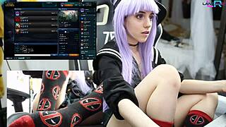 teen plays league of legends while masturbating on webcam