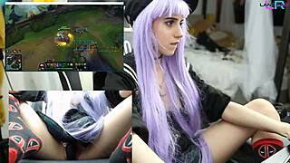 teen plays league of legends while masturbating on webcam