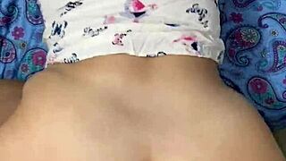 Big Ass Stepmother Sneaks a Fuck While Stepfather Showers - Soraya Culona?