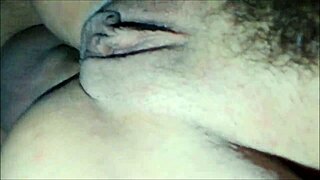 ripresa da vicino del cazzo che pompa un grosso culo con sborrata dentro