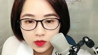 damn, this korean babe with glasses livestreams hot on uplive!