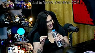 ruan shows his cock to lary cubas in public casting