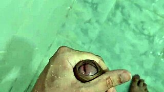 Gordinho Batendo Uma Ate Gozar No Banho