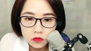 damn, this korean babe with glasses livestreams hot on uplive!