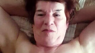 嘿，威尔士的老奶奶在69式中吸我年轻18+的黑鸡巴！