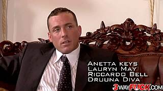 hey guys, check out this 3-way with lauryn may getting double penetrated 😏