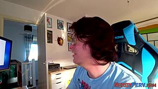 First-Time Newbie Sucks Leeds Dork In A Subtle, Teasing Encounter