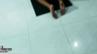 Stepsister's Exercise Pants Temptation in Homemade Latina Encounter