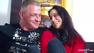 Jungfrau Stief Tochter 18 Entjungfert von Alten Deutschen Paar in Wildem Dreier.