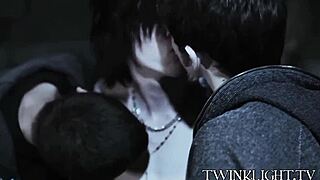 tri mladi 18+ geja se ljube pre hardcore anala 😏