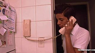 Gledaš Simona i Nicolasa, twink Latinoce kako se jebu jako?