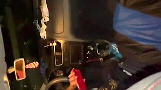 After review, I got excited and asked friends to stop for street sex without condoms, ignoring onlookers 😏