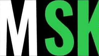 I got dis bold brunette wit big boob and ass for cash sex, deepthroat an orgasm