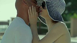 Vietnamese Beauty Qu� C� Ảm Ang Dominates with Power