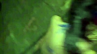 After review, I got excited and asked friends to stop for street sex without condoms, ignoring onlookers 😏