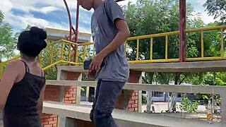 Mi Novia Acostada, Yo La Desperte Con Masaje En Su Hermoso Cuerpo