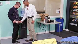 Young 18+ Gay Blow Job in Wild Japan Movie!