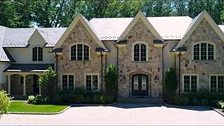 Big Booty BBW Spreads Ass, Showin' That Dirty Hole, Damn!